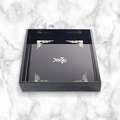 검정 옻칠 자개 상장수여함, 賞 글자와 모서리 자개 문양이 들어간 얕은 트레이