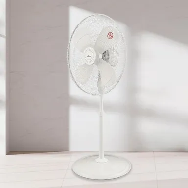 흰색 3날개 산업용 대형 스탠드 선풍기와 원형 받침
